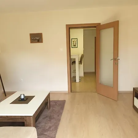 דירה 081 Center