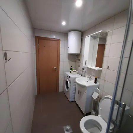 081 Center *